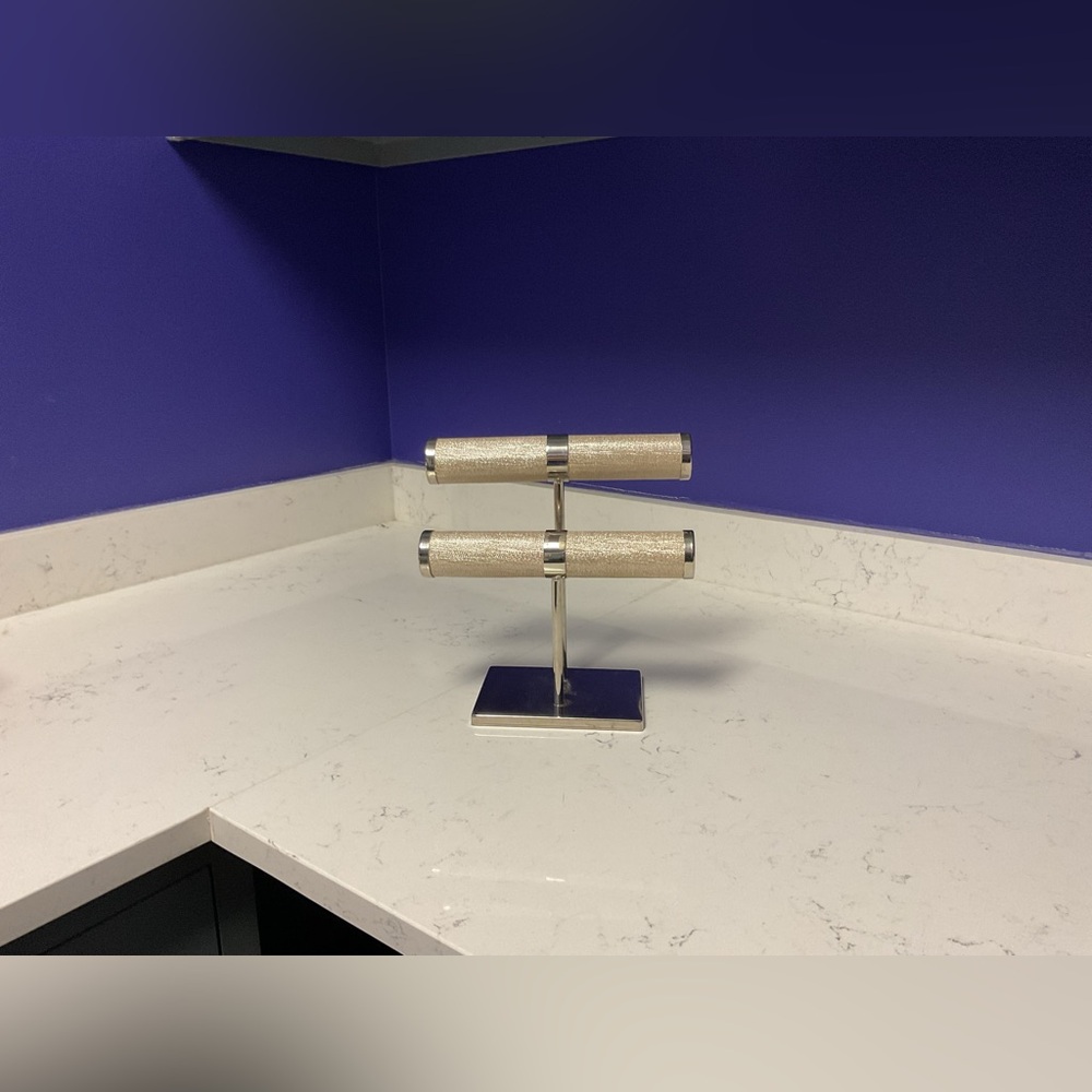 Tahari Jewelry Holder